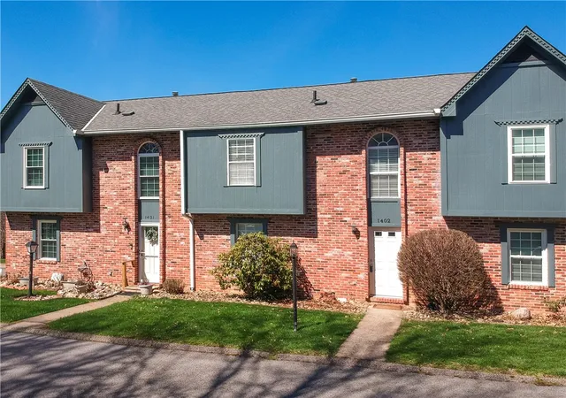Townhouse for sale at 1402 Timberglen Dr, North Fayette, PA 15126 | MLS# 1766065