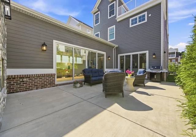 Photo 3 of Single family home for sale at 7 Carolina Ave, Oakmont, PA 15139 | MLS# 1766067 | Listing updated on 2026-08-25