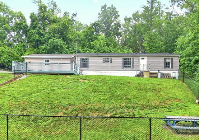 Photo 3 of Manufactured home for sale at 716 Hamilton Ave, Rostraver, PA 15012 | MLS# 1766093 | Listing updated on 2026-10-06