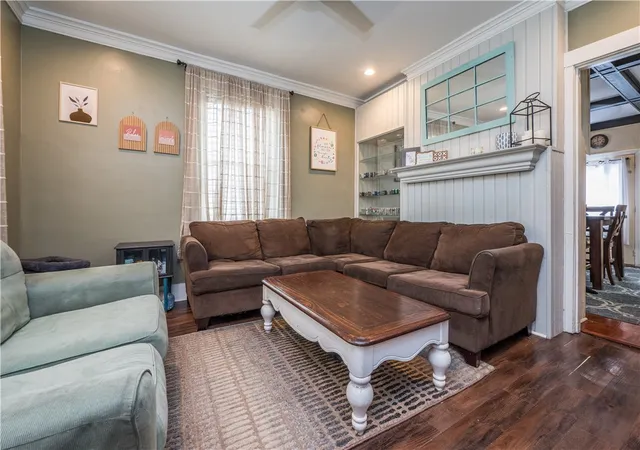 Photo 3 of Sale Pending at 1427 Hillsdale Ave, Dormont, PA 15216 | MLS# 1765994 | Listing updated on 2026-08-15