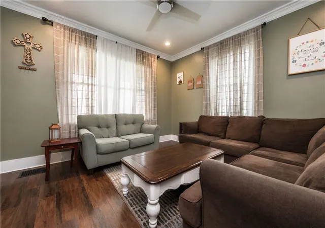 Photo 4 of Sale Pending at 1427 Hillsdale Ave, Dormont, PA 15216 | MLS# 1765994 | Listing updated on 2026-08-15