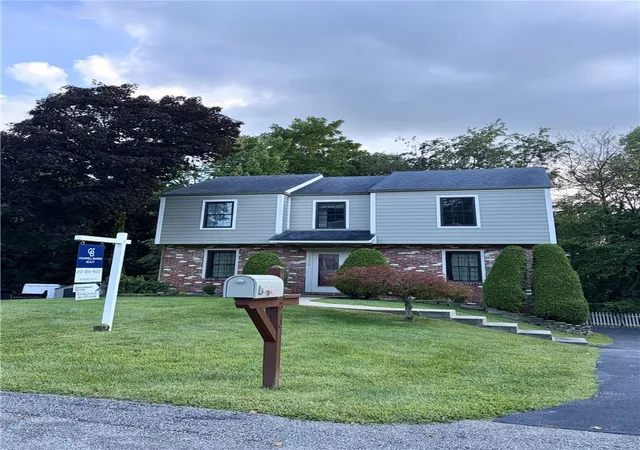 Photo 2 of Single family home for sale at 4790 Bayfield Rd, Allison Park, PA 15101 | MLS# 1766170 | Listing updated on 2026-08-24