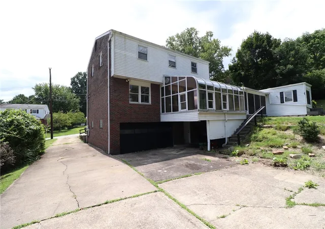 Photo 3 of Single family home for sale at 50 Ridgecrest Dr, Penn Hills, PA 15235 | MLS# 1765664 | Listing updated on 2026-08-25