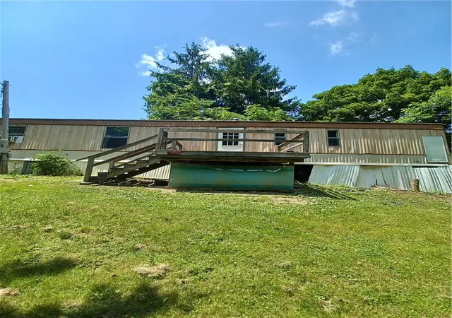 Photo 2 of Sale Pending at 165 Hutter Ave, Ellwood City, PA 16117 | MLS# 1766241 | Listing updated on 2026-08-20