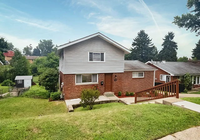 Photo 2 of Single family home for sale at 134 Queenston Dr, Wilkins Twp, PA 15235 | MLS# 1766288 | Listing updated on 2026-09-20