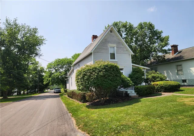 Photo 2 of Single family home for sale at 798 Race St, Waynsbrg/frankln Twp, PA 15370 | MLS# 1765711 | Listing updated on 2026-08-25