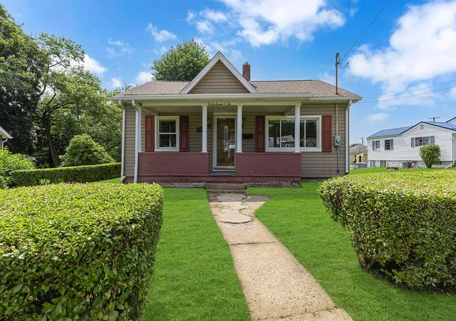 Photo 1 of Single family home for sale at 4706 Rochester Rd, New Brighton, PA 15066 | MLS# 1766361 | Listing updated on 2026-08-28