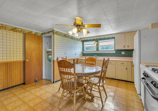 Photo 3 of Single family home for sale at 4706 Rochester Rd, New Brighton, PA 15066 | MLS# 1766361 | Listing updated on 2026-08-28