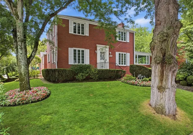 Photo 3 of Single family home for sale at 4940 Ellsworth Ave, Shadyside, PA 15213 | MLS# 1765619 | Listing updated on 2026-08-23