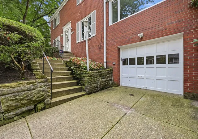 Photo 4 of Single family home for sale at 4940 Ellsworth Ave, Shadyside, PA 15213 | MLS# 1765619 | Listing updated on 2026-10-03