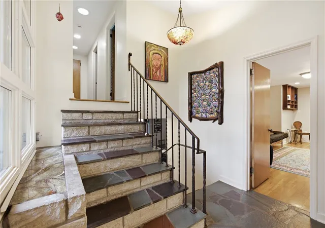 Photo 3 of Single family home for sale at 9 Highland Dr, Kilbuck Twp, PA 15202 | MLS# 1766194 | Listing updated on 2026-08-19
