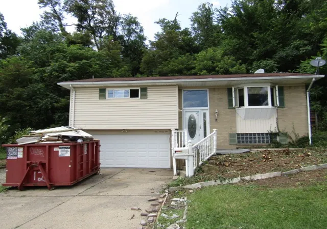 Photo 1 of Single family home for sale at 195 Duquesne Ave, Dravosburg, PA 15034 | MLS# 1766442 | Listing updated on 2026-08-10