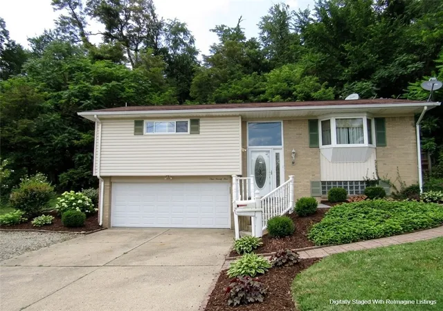 Photo 3 of Single family home for sale at 195 Duquesne Ave, Dravosburg, PA 15034 | MLS# 1766442 | Listing updated on 2026-08-10