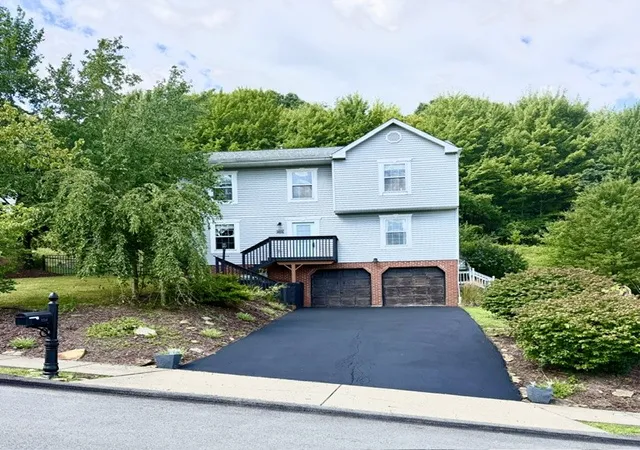 Photo 1 of Single family home for sale at 1214 Sandstone Ct E, West Deer, PA 15084 | MLS# 1766514 | Listing updated on 2026-08-25