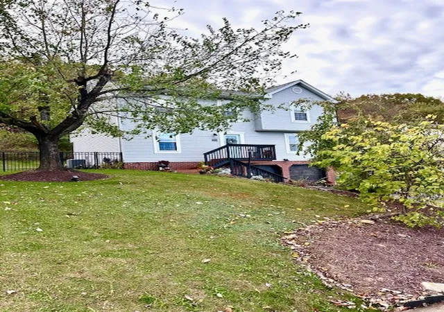 Photo 3 of Single family home for sale at 1214 Sandstone Ct E, West Deer, PA 15084 | MLS# 1766514 | Listing updated on 2026-08-25