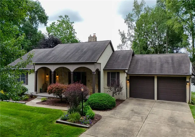 Photo 1 of Single family home for sale at 40 Forest Glen Dr, Pine Twp, PA 16127 | MLS# 1766573 | Listing updated on 2026-08-29