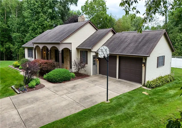 Photo 42 of Single family home for sale at 40 Forest Glen Dr, Pine Twp, PA 16127 | MLS# 1766573 | Listing updated on 2026-08-29