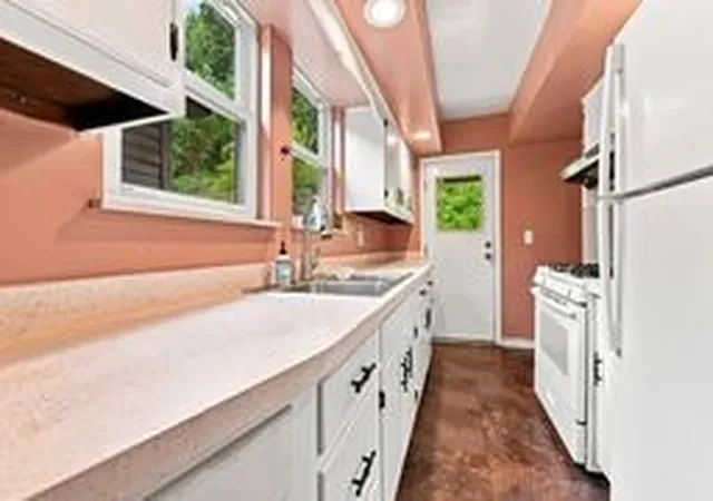 Photo 4 of Single family home for sale at 9 1/2 Spring St, Etna, PA 15223 | MLS# 1766594 | Listing updated on 2026-10-01