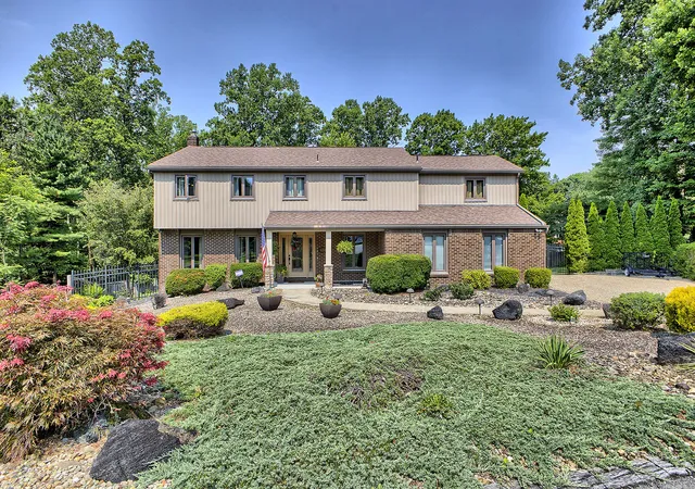 Photo 1 of Single family home for sale at 651 Buckingham Dr, Hempfield Twp, PA 15601 | MLS# 1766657 | Listing updated on 2026-10-02