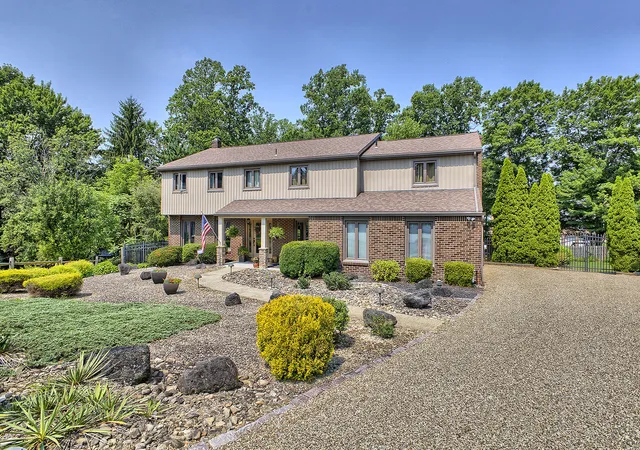 Photo 2 of Single family home for sale at 651 Buckingham Dr, Hempfield Twp, PA 15601 | MLS# 1766657 | Listing updated on 2026-10-02