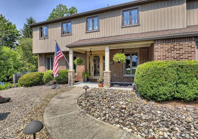Photo 3 of Single family home for sale at 651 Buckingham Dr, Hempfield Twp, PA 15601 | MLS# 1766657 | Listing updated on 2026-10-02