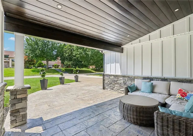 Photo 3 of Single family home for sale at 1711 Sturbridge Dr, Franklin Park, PA 15143 | MLS# 1766669 | Listing updated on 2026-08-17