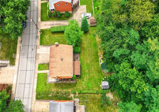 Photo 3 of Single family home for sale at 491 Atlantic Ave, Forest Hills Boro, PA 15221 | MLS# 1766668 | Listing updated on 2026-10-05