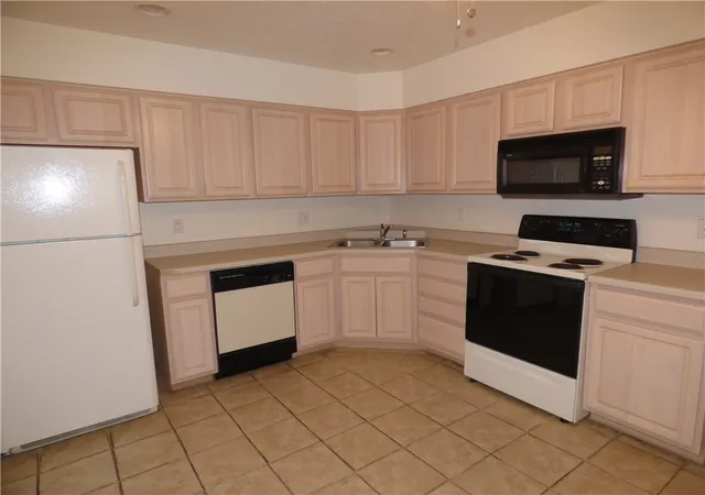 Photo 3 of Condo for sale at 317 Allandale Dr, Bethel Park, PA 15102 | MLS# 1766808 | Listing updated on 2026-09-22