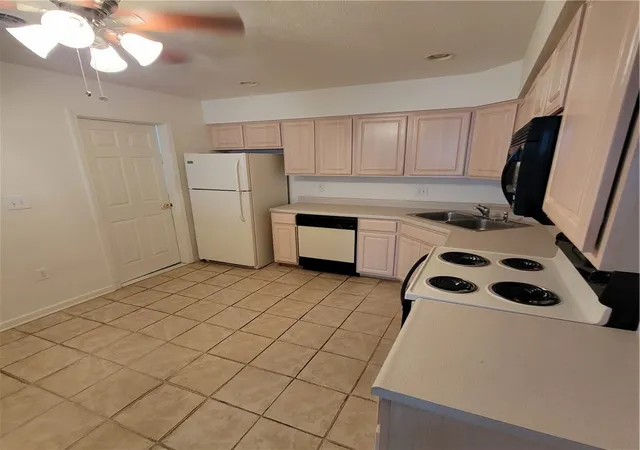 Listing Photo 4 - Condo for sale in building located at 317 Allandale Dr, Bethel Park, PA 15102