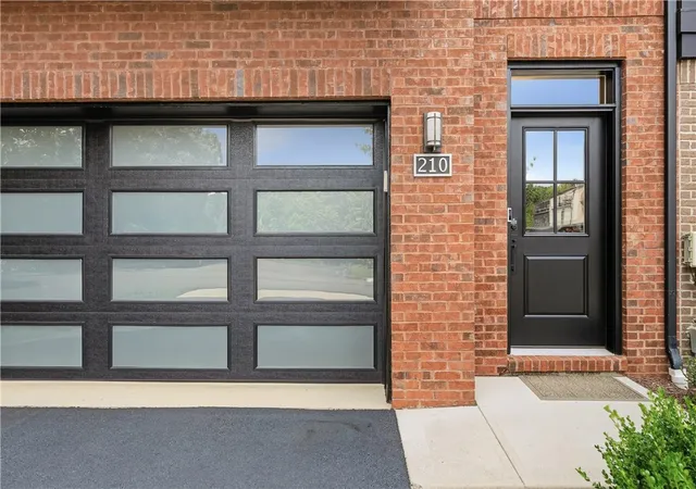Photo 3 of Townhouse for sale at 210 Kousa Ln, Peters Twp, PA 15367 | MLS# 1765947 | Listing updated on 2026-08-28