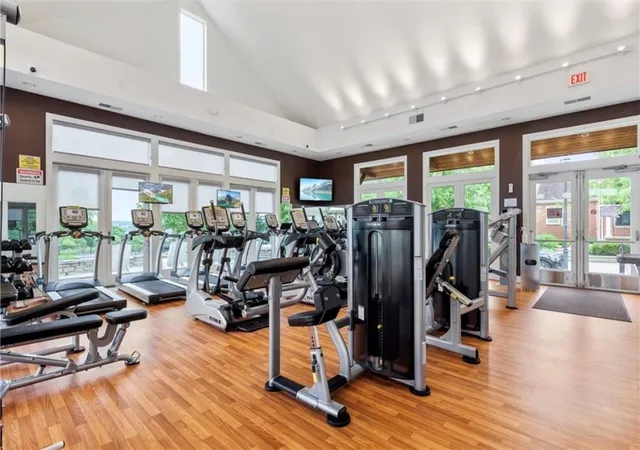 Photo 38 of Single family home for sale at 1005 Hasley Ln, Squirrel Hill, PA 15217 | MLS# 1766758 | Listing updated on 2026-08-12