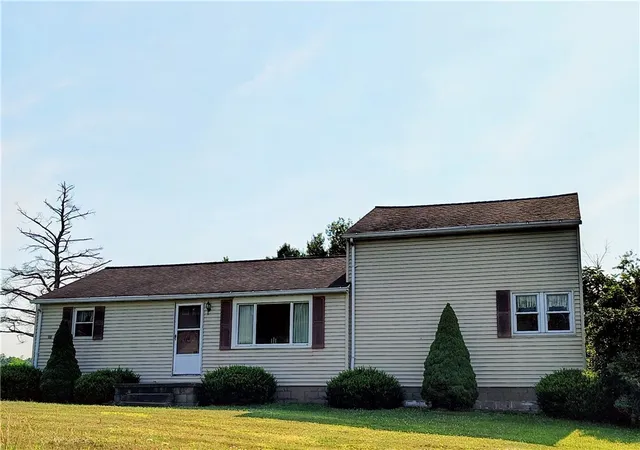Photo 3 of Sale Pending at 180 Oniontown Rd, Delaware Twp, PA 16125 | MLS# 1766773 | Listing updated on 2026-08-10