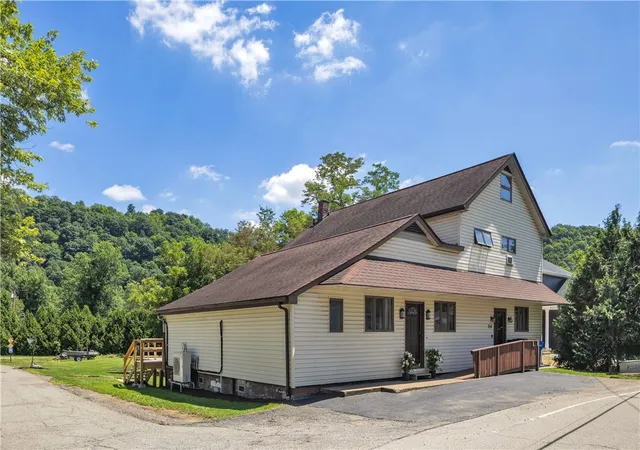 Photo 2 of Sale Pending at 710 E Smithfield St, Elizabeth Twp/boro, PA 15047 | MLS# 1767000 | Listing updated on 2026-08-29