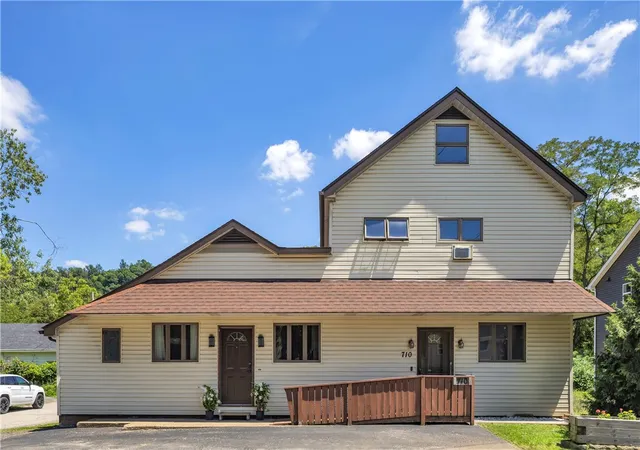Photo 3 of Sale Pending at 710 E Smithfield St, Elizabeth Twp/boro, PA 15047 | MLS# 1767000 | Listing updated on 2026-08-29