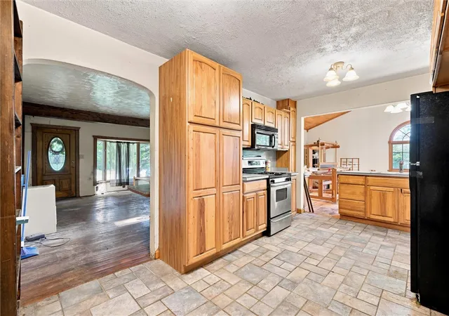 Photo 3 of Single family home for sale at 3613 Hubbard Middlesex Rd, Shenango Twp, PA 16159 | MLS# 1767200 | Listing updated on 2026-08-17