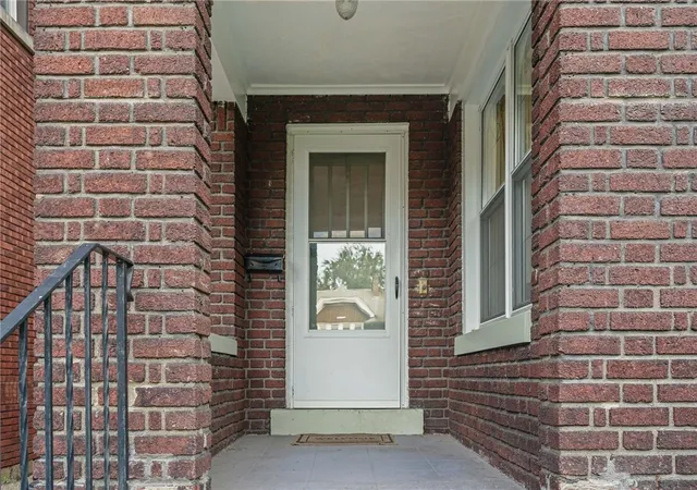 Photo 2 of Single family home for sale at 1416 Severn St, Squirrel Hill, PA 15217 | MLS# 1767047 | Listing updated on 2026-08-22