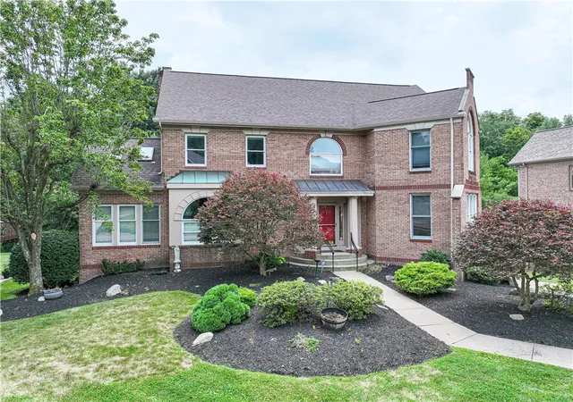 Photo 2 of Sale Pending at 2615 Rossmoor Dr, Upper St Clair, PA 15241 | MLS# 1767030 | Listing updated on 2026-08-28