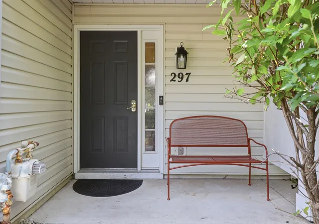 Photo 4 of Townhouse for sale at 297 Commons Dr, Oakmont, PA 15139 | MLS# 1767296 | Listing updated on 2026-08-27