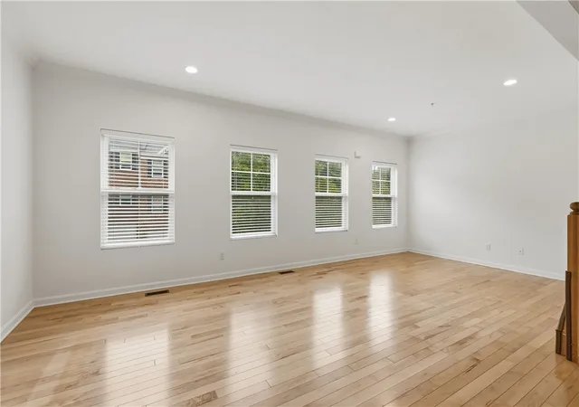 Photo 2 of Townhouse for sale at 868 Highpointe Cir, Scott Twp, PA 15220 | MLS# 1767100 | Listing updated on 2026-08-29