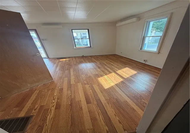 Photo 3 of Single family home for sale at 507 Grant St, Manorville Boro, PA 16238 | MLS# 1766470 | Listing updated on 2026-09-28