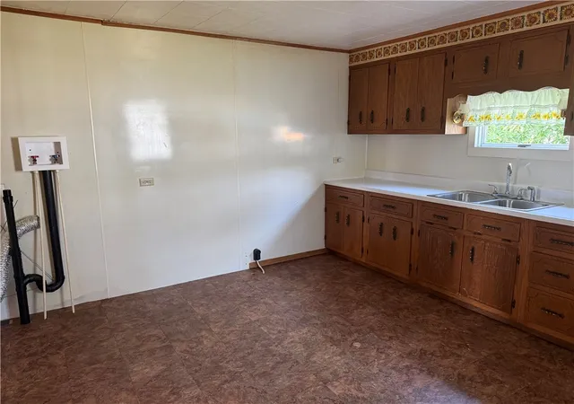 Photo 4 of Single family home for sale at 507 Grant St, Manorville Boro, PA 16238 | MLS# 1766470 | Listing updated on 2026-09-28