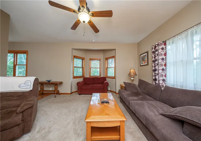 Photo 3 of Single family home for sale at 25 Sylvia Ave, Ross Twp, PA 15214 | MLS# 1766955 | Listing updated on 2026-08-09