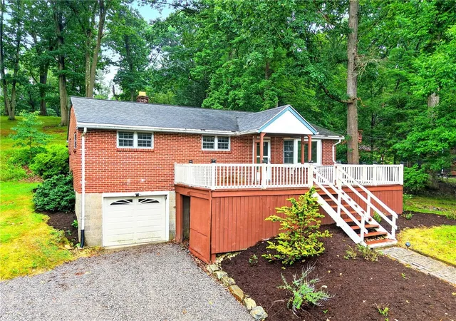 Photo 1 of Single family home for sale at 4702 S Woodland Cir, Richland, PA 15044 | MLS# 1767179 | Listing updated on 2026-08-28