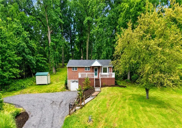 Photo 2 of Single family home for sale at 4702 S Woodland Cir, Richland, PA 15044 | MLS# 1767179 | Listing updated on 2026-08-28