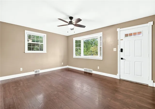 Photo 3 of Single family home for sale at 4702 S Woodland Cir, Richland, PA 15044 | MLS# 1767179 | Listing updated on 2026-08-28
