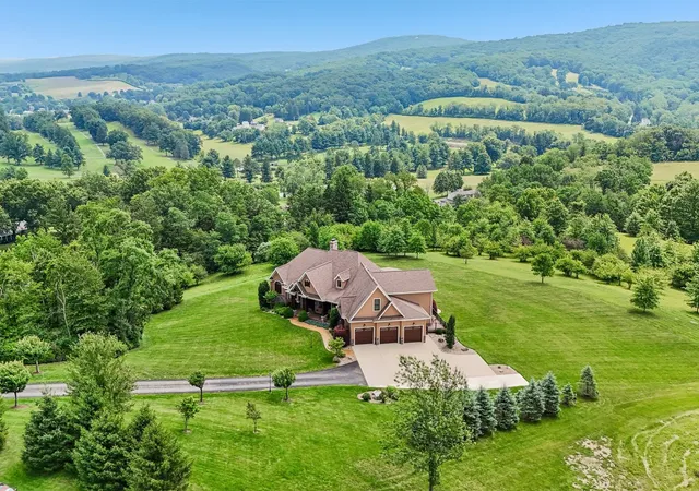 Photo 3 of Single family home for sale at 2017 Thunder Ln, Unity Twp, PA 15650 | MLS# 1767346 | Listing updated on 2026-08-18