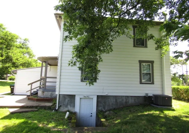 Photo 4 of Single family home for sale at 913 Locust Ave, South Strabane, PA 15301 | MLS# 1767107 | Listing updated on 2026-09-15