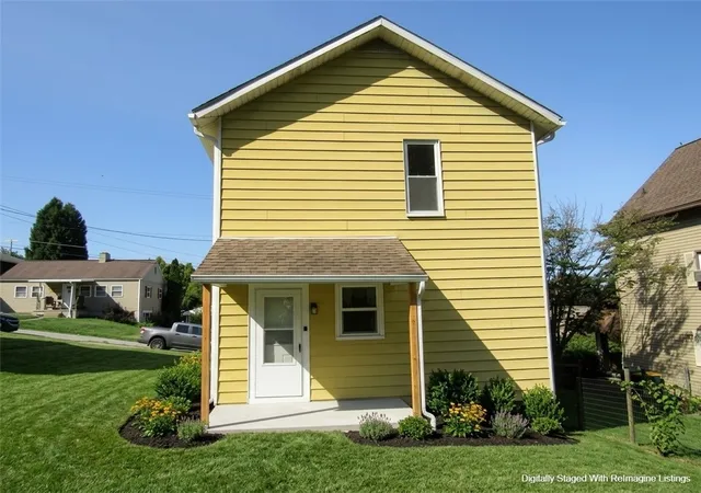 Photo 3 of Single family home for sale at 209 Park St, Derry Twp, PA 15627 | MLS# 1767353 | Listing updated on 2026-08-07