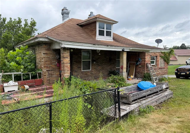 Photo 3 of Single family home for sale at 201 Elm Rd, South Union Twp, PA 15401 | MLS# 1767313 | Listing updated on 2026-08-28