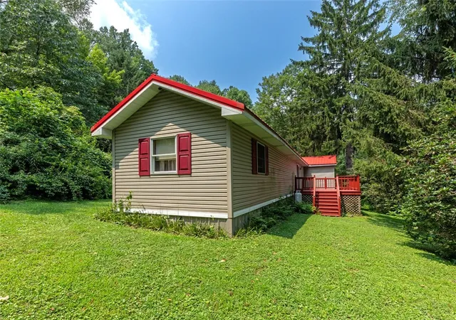 Photo 3 of Sale Pending at 1021 Pine Blvd, Dunbar Twp, PA 15431 | MLS# 1767295 | Listing updated on 2026-10-05